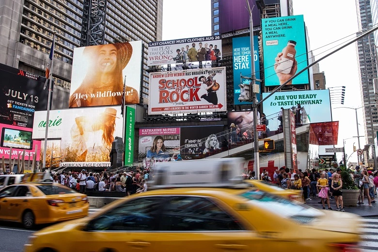 Perbedaan Iklan Billboard, Videotron, dan Megatron