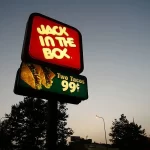 Perbedaan Neon Box dan Neon Sign: Mana yang Bagus?