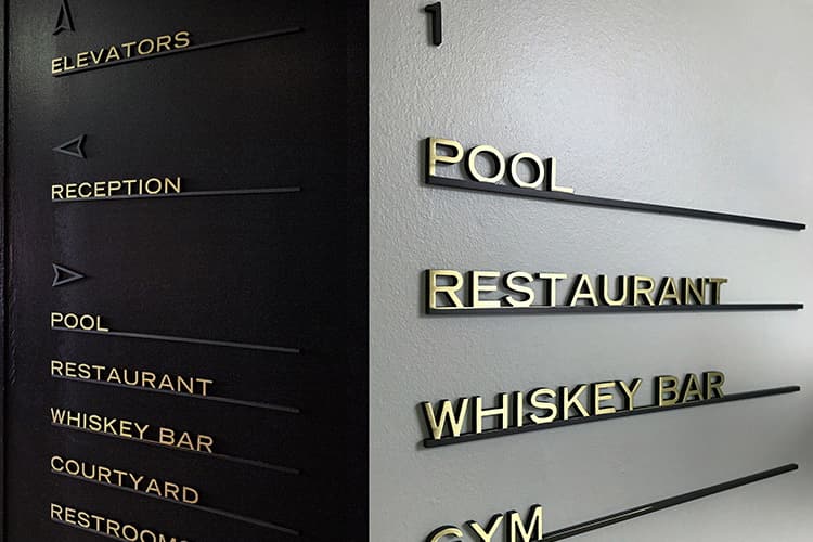 Signage Hotel