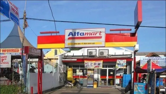 Pole Sign Alfamart